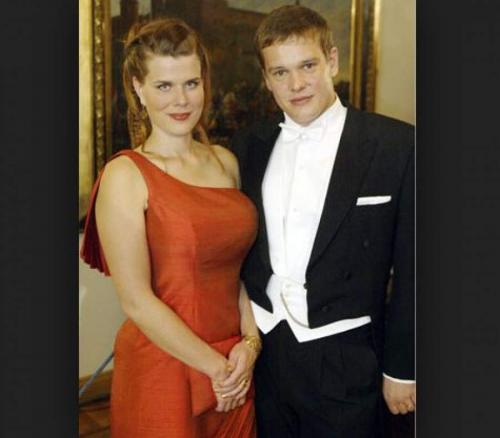 Знаменитости, жившие и живущие на две семьи