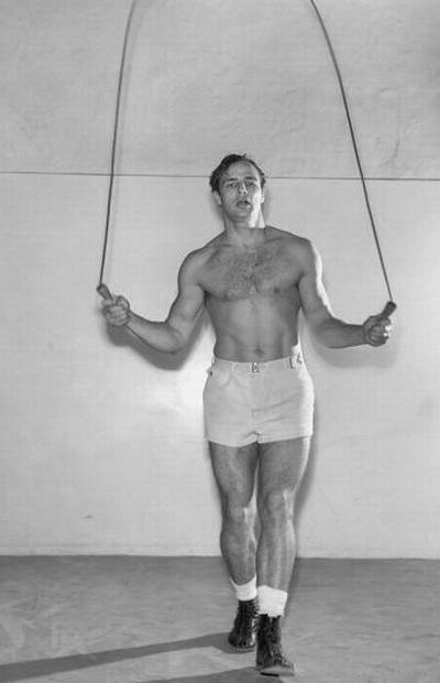 Редкие снимки знаменитостей прошлого и настоящего. Часть 9