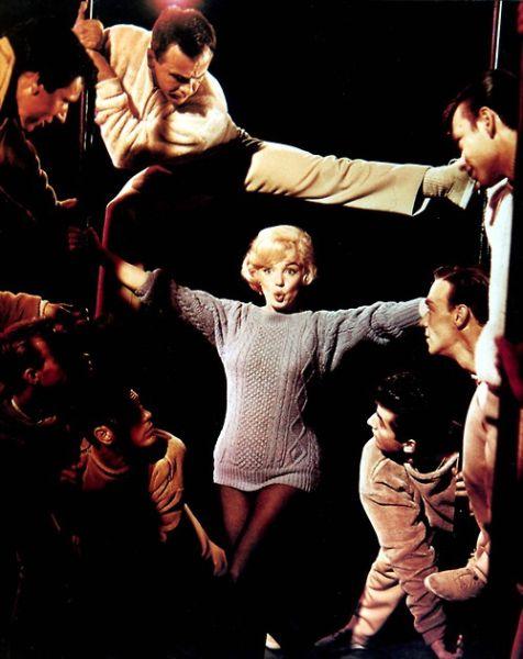 Редкие снимки знаменитостей прошлого и настоящего. Часть 9