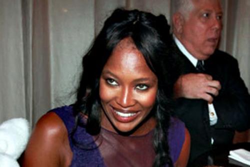 Лысеющая Наоми Кэмпбелл: конфуз за конфузом