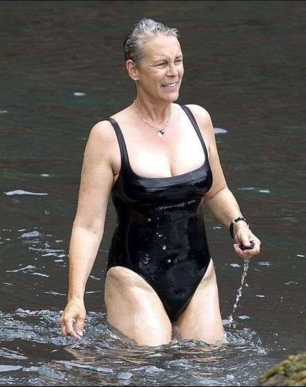 Знаменитости за 40 в бикини, которым не стыдно раздеться