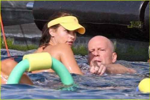 Брюса Уиллиса застукали с девушкой Тамарой