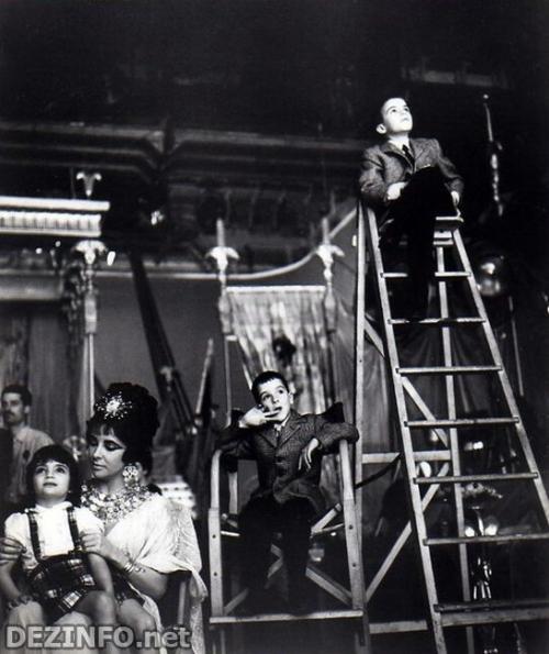 Редчайшие фотографии юных знаменитостей. Часть 3