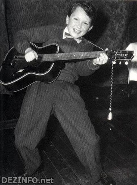 Редчайшие фотографии юных знаменитостей. Часть 3