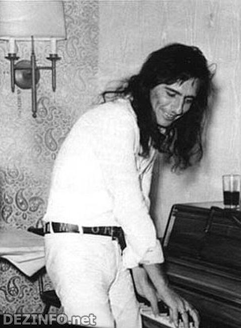 Редчайшие фотографии юных знаменитостей. Часть 3