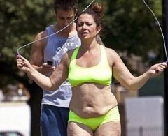 Известная телеведущая дважды шокировала зрителей своим телом