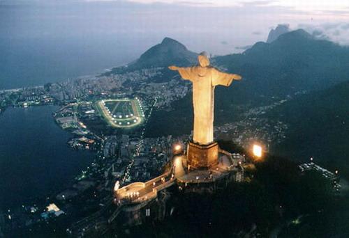 Бразильской статуе Христа – 75 лет !