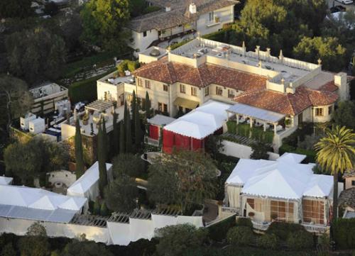 Николь Ричи вышла замуж со слоном