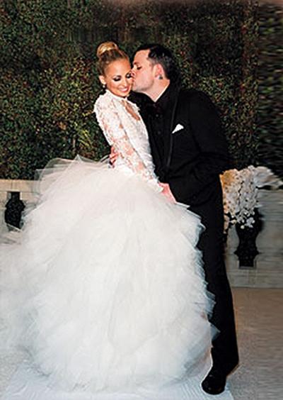 Николь Ричи вышла замуж со слоном