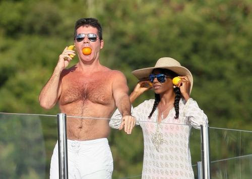 12 звезд, забавно отреагировавших на папарацци