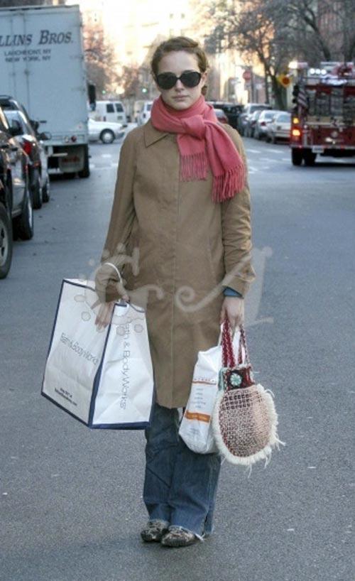 Звездные шопоголики отправились за подарками