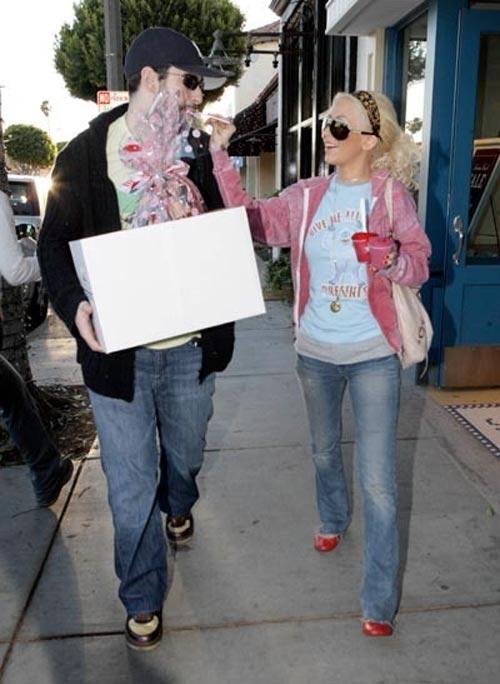 Звездные шопоголики отправились за подарками