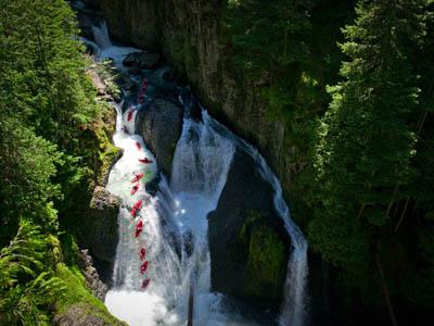 Топ-30 самых впечатляющих прыжков на каяках с водопадов