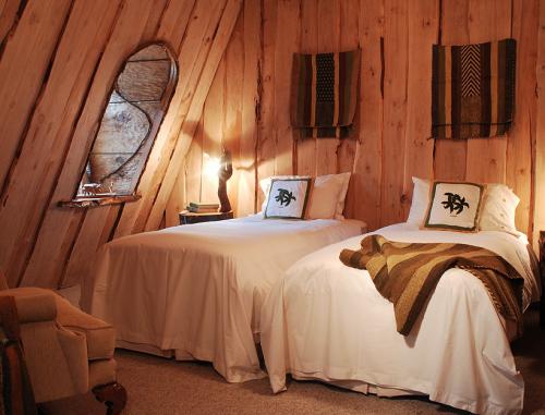 Отель-юрта и отель-вулкан — для желающих слиться с природой