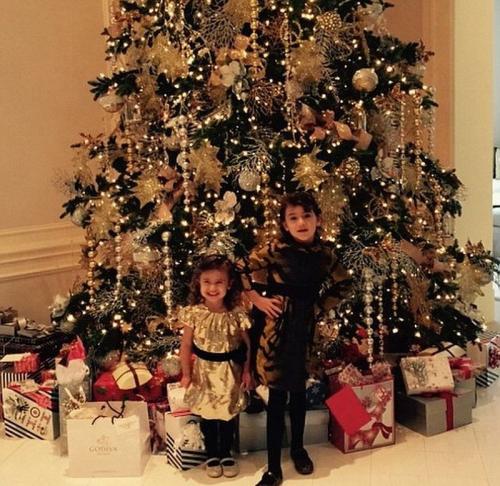 Как голливудские звезды отметили Рождество