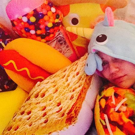 Как голливудские звезды отметили Рождество