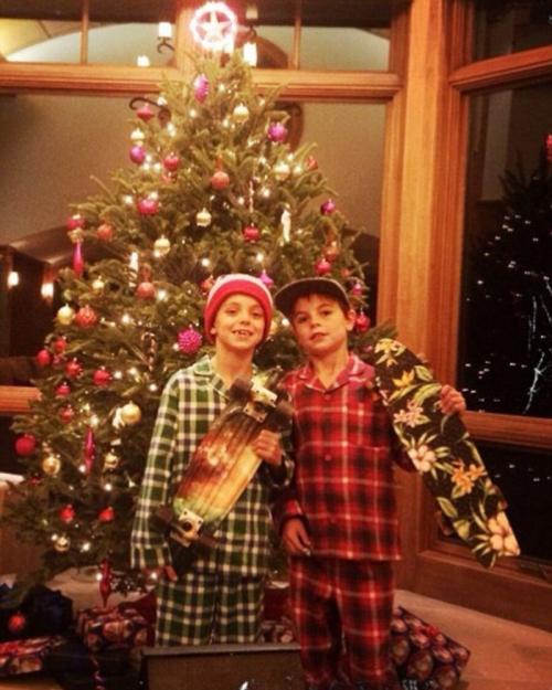 Как голливудские звезды отметили Рождество