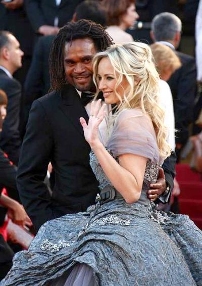 Самые длинные ноги планеты теперь свободны!