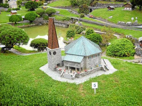 Швейцарию построили в миниатюре