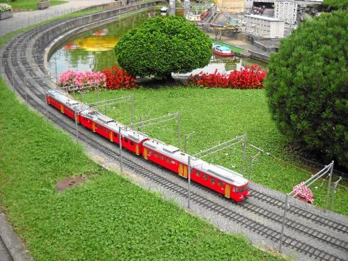 Швейцарию построили в миниатюре