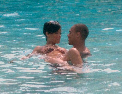 Звёзды на каникулах — мишень для папарацци