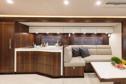 Signature 1200 — дом на колесах за 1,4 миллиона долларов