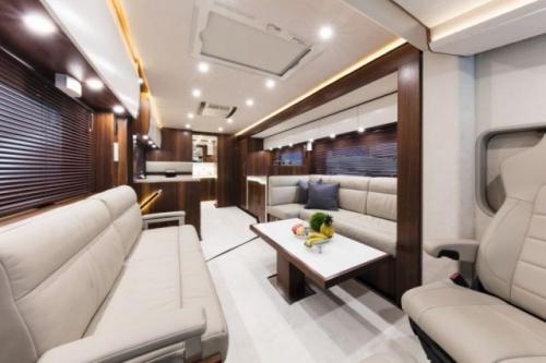 Signature 1200 — дом на колесах за 1,4 миллиона долларов