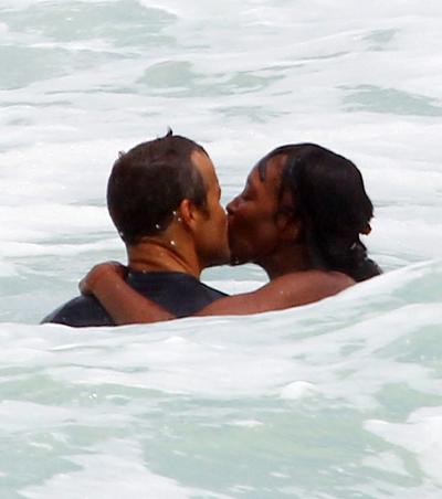 Звезды досрочно открыли купальный сезон. Часть 2