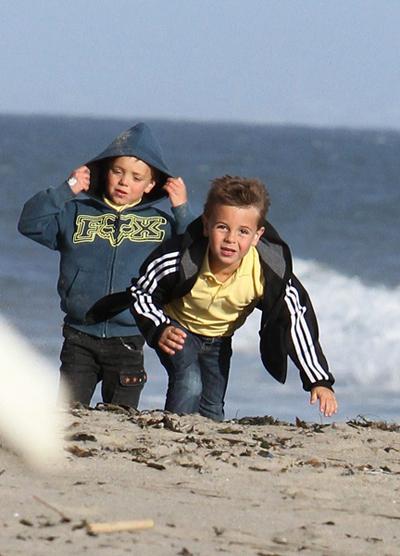 Звезды досрочно открыли купальный сезон. Часть 2