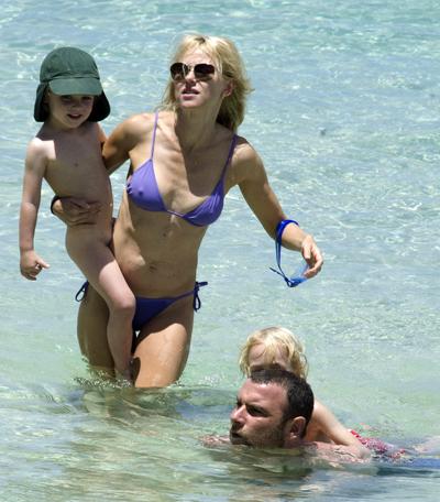 Звезды досрочно открыли купальный сезон. Часть 2