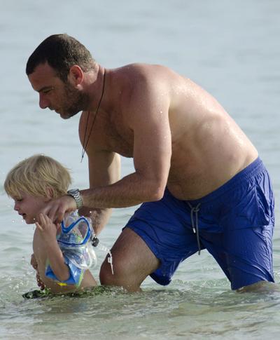 Звезды досрочно открыли купальный сезон. Часть 2