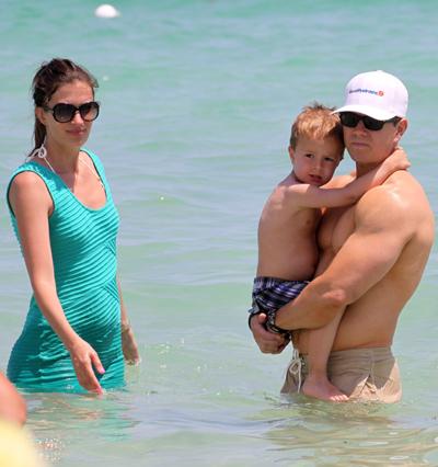 Звезды досрочно открыли купальный сезон. Часть 2