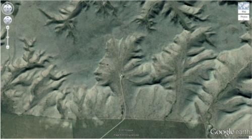 Человеческий профиль в горах Альберты, Канада