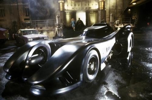 18 самых запоминающихся автомобилей из мира кино
