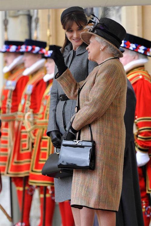 Модный дом Dior выковал из Карлы Бруни "принцессу Диану"