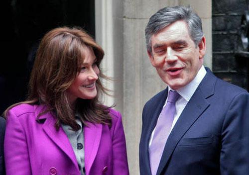 Модный дом Dior выковал из Карлы Бруни "принцессу Диану"