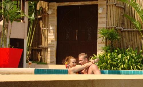 Игрища Анфисы Чеховой попали в объектив папарацци