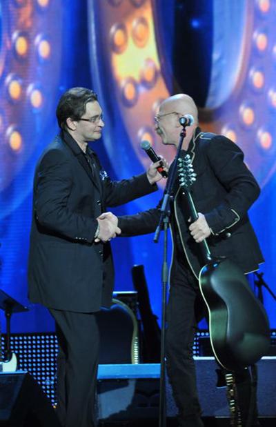 Александр Домогаров посвятил юбилейный концерт своим родителям