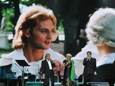 Александр Домогаров посвятил юбилейный концерт своим родителям