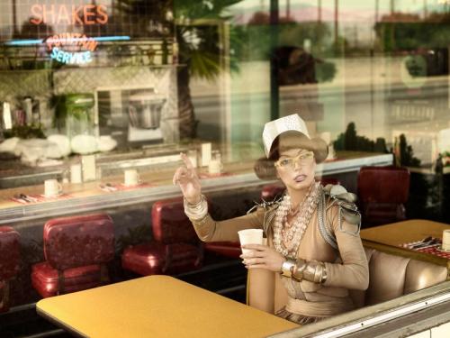 Милла Йовович  стала механической женщиной