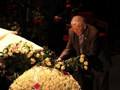 С Золотухиным прощались под песню Высоцкого