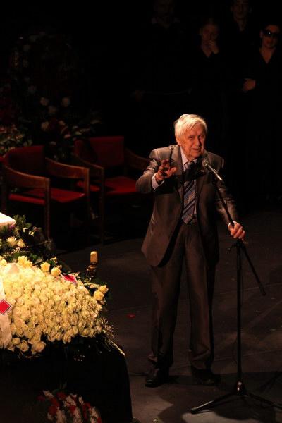 С Золотухиным прощались под песню Высоцкого