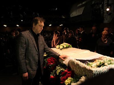 С Золотухиным прощались под песню Высоцкого