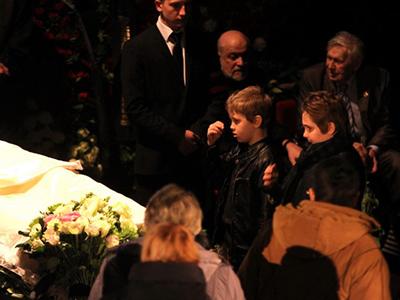 С Золотухиным прощались под песню Высоцкого