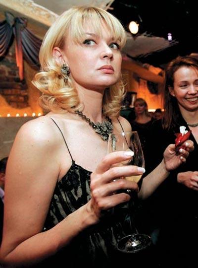 Меньшова застукала родителей в постели