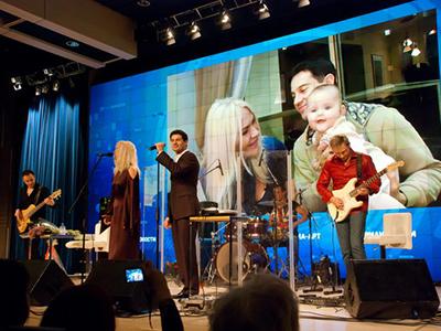 Макарские познакомили поклонников с дочерью