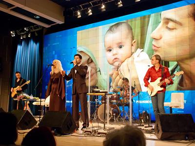 Макарские познакомили поклонников с дочерью