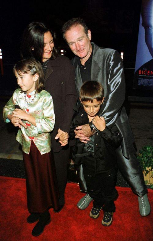 Знаменитости, изменившие женам с нянями