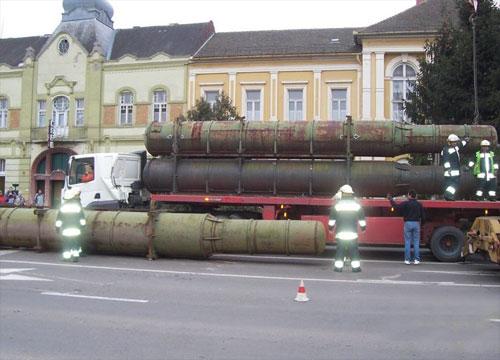 В Венгрии при перевозке попадали боеголовки