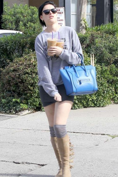 Самые нелепые и безвкусные наряды звезд за последнее время